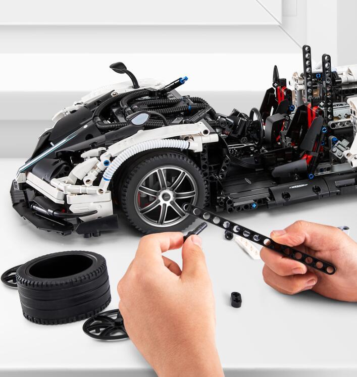 Static Version 18 Small Particle Assembly Intelligence Unit Blocks On Wheels Children's Toys